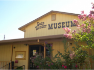 Exterior of Gold Nugget Museum on a sunny day
